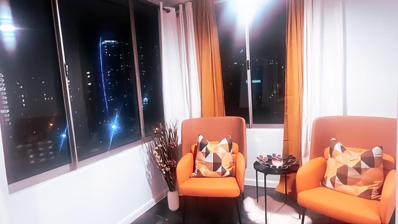 Highrise Luxury Two Bedroom In Downtown Within Minutes!! * Atlanta