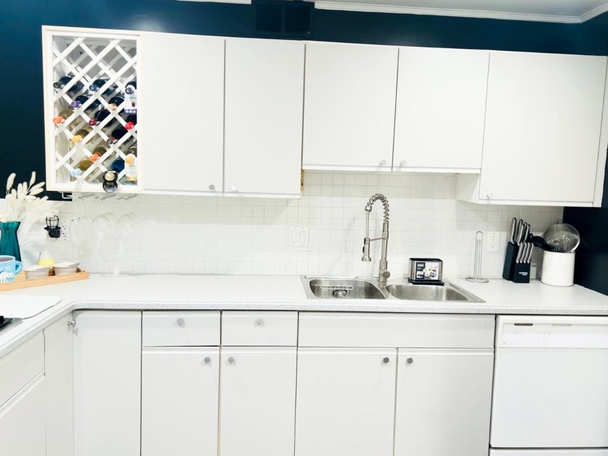 Highrise Luxury Two Bedroom In Downtown Within Minutes!! * Atlanta